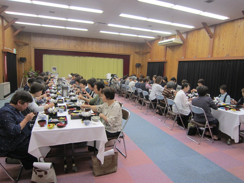 昼食・親睦