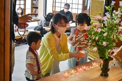 ３年初参式花あかり写真